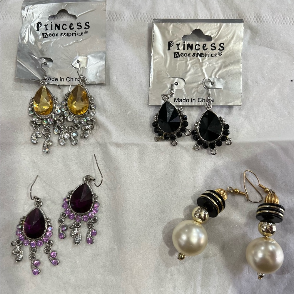 6 pairs of earrings as a bundle great deal !!!